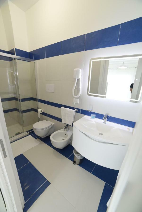 Latino Rent Room B&B Vista Mare 포르토 세자레오 외부 사진