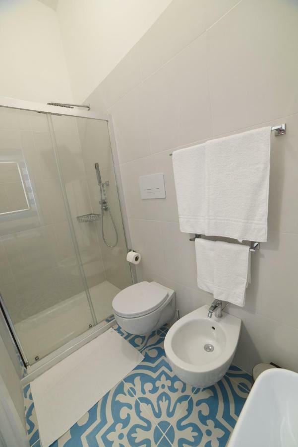 Latino Rent Room B&B Vista Mare 포르토 세자레오 외부 사진