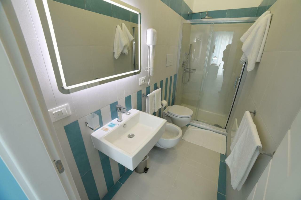 Latino Rent Room B&B Vista Mare 포르토 세자레오 외부 사진