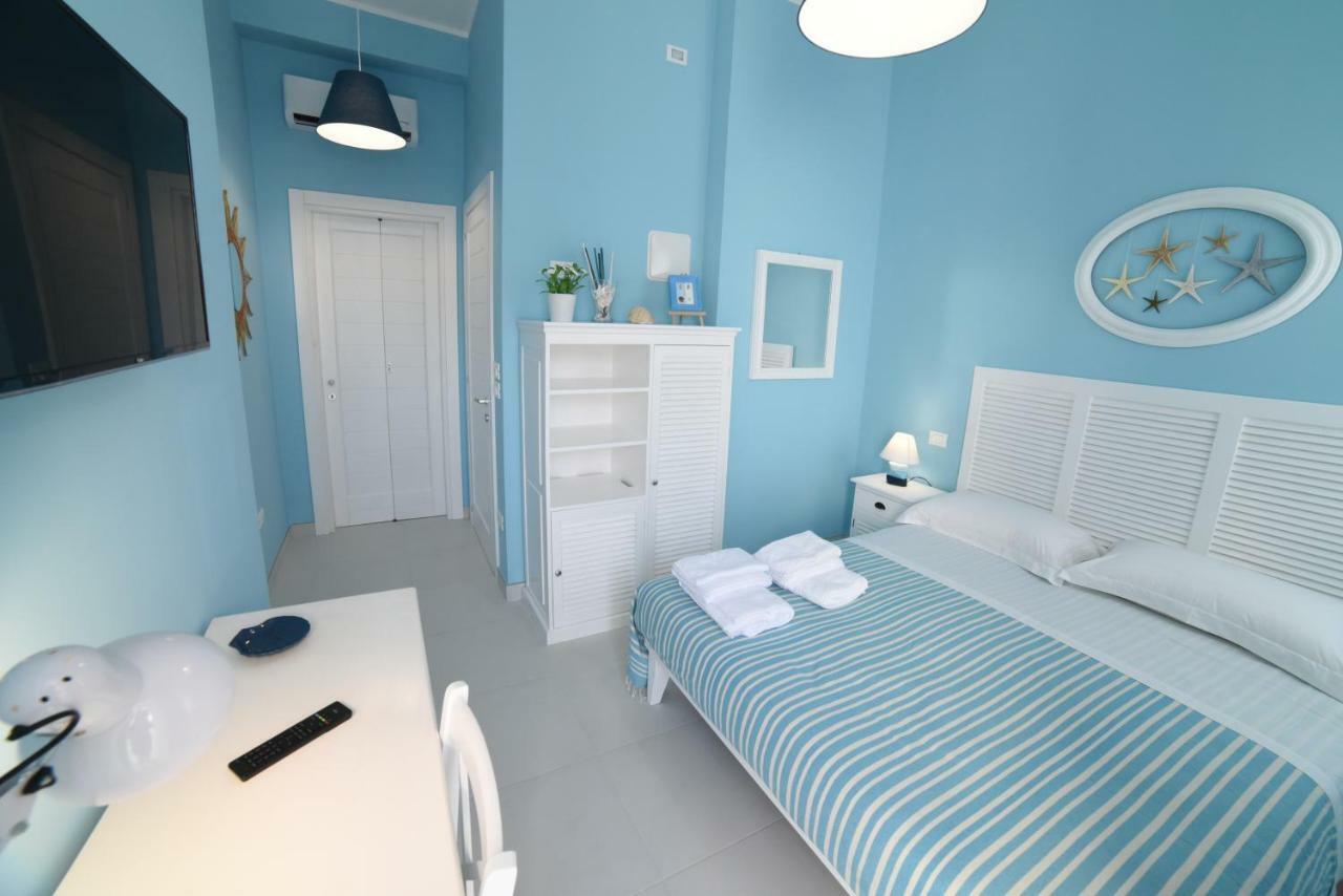 Latino Rent Room B&B Vista Mare 포르토 세자레오 외부 사진