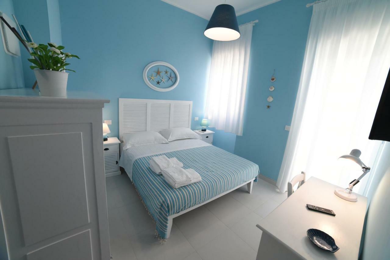 Latino Rent Room B&B Vista Mare 포르토 세자레오 외부 사진